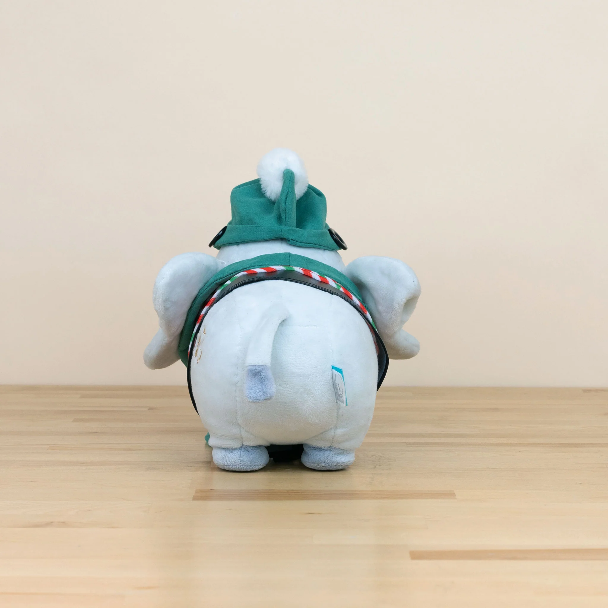 Phanti with Elf Outfit - Image 4